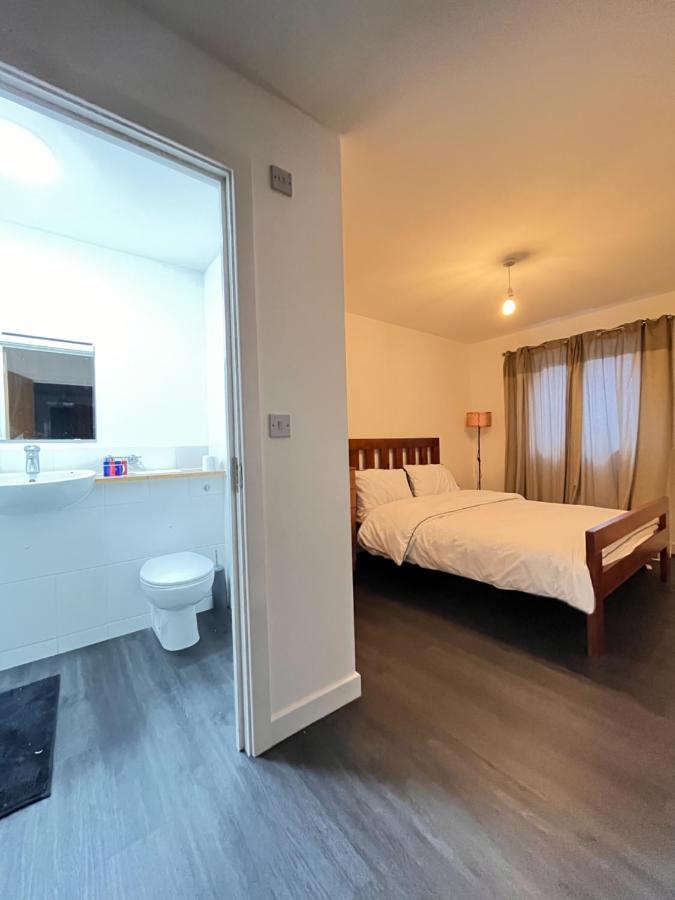 Spacious London Apartment 5 Min Walk To Leytonstone Underground Station And 5 Stops To Zone 1 Zewnętrze zdjęcie