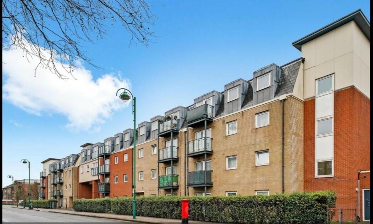 Spacious London Apartment 5 Min Walk To Leytonstone Underground Station And 5 Stops To Zone 1 Zewnętrze zdjęcie